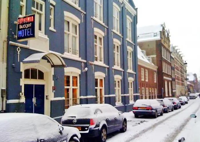 Euphemia Budget Old City Canal Zone Amsterdam
